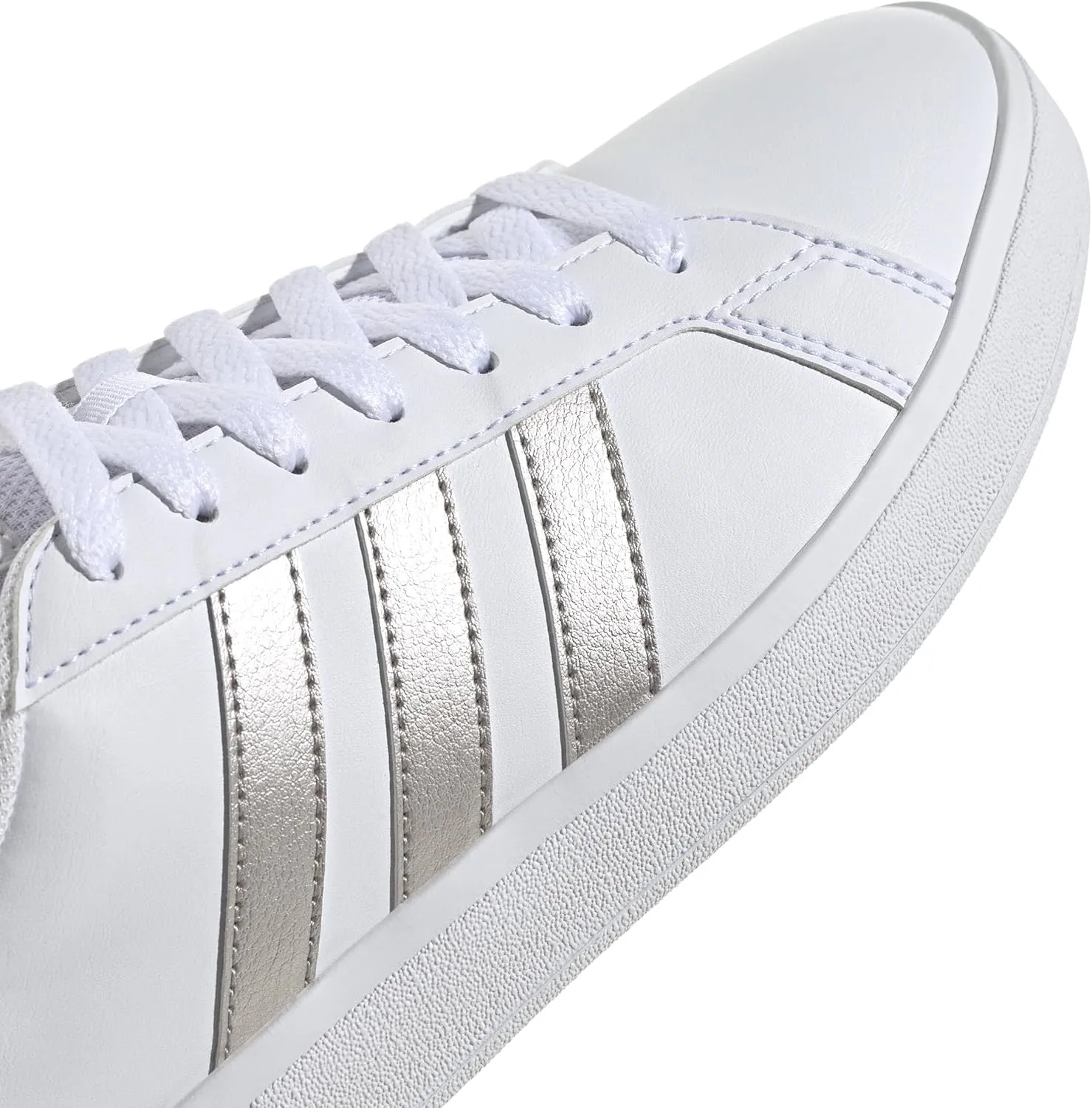 adidas Women's Low-top Sneaker