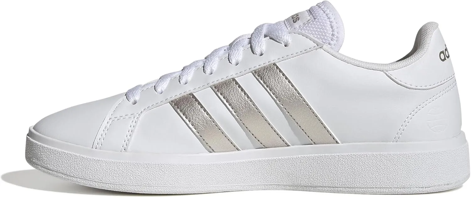 adidas Women's Low-top Sneaker