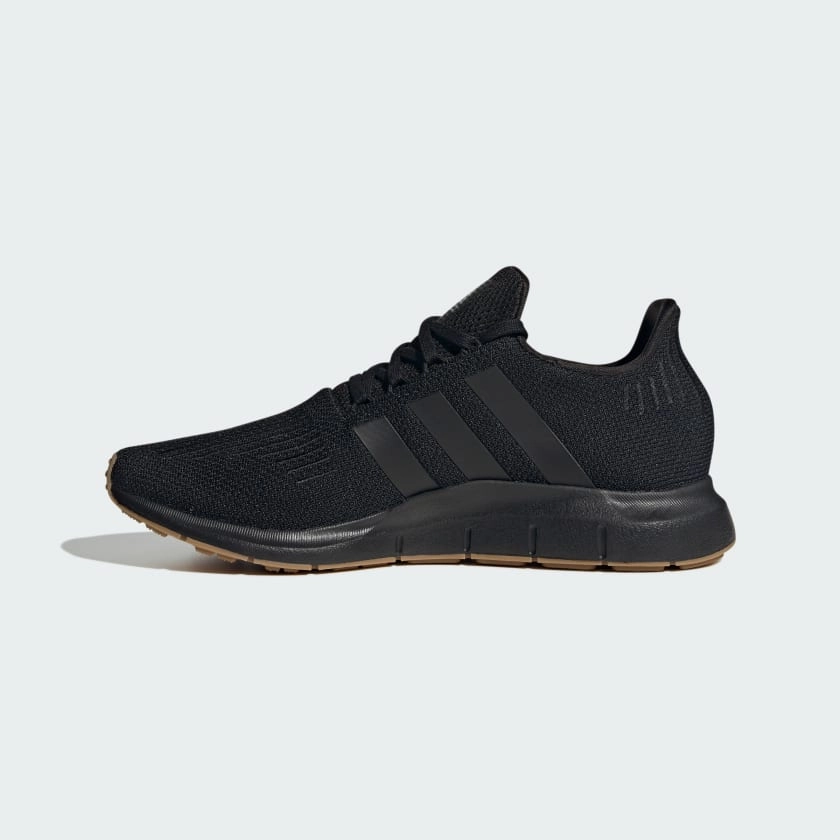 ADIDAS MEN'S SWIFT RUN BLACK/GUM RUNNING SHOES