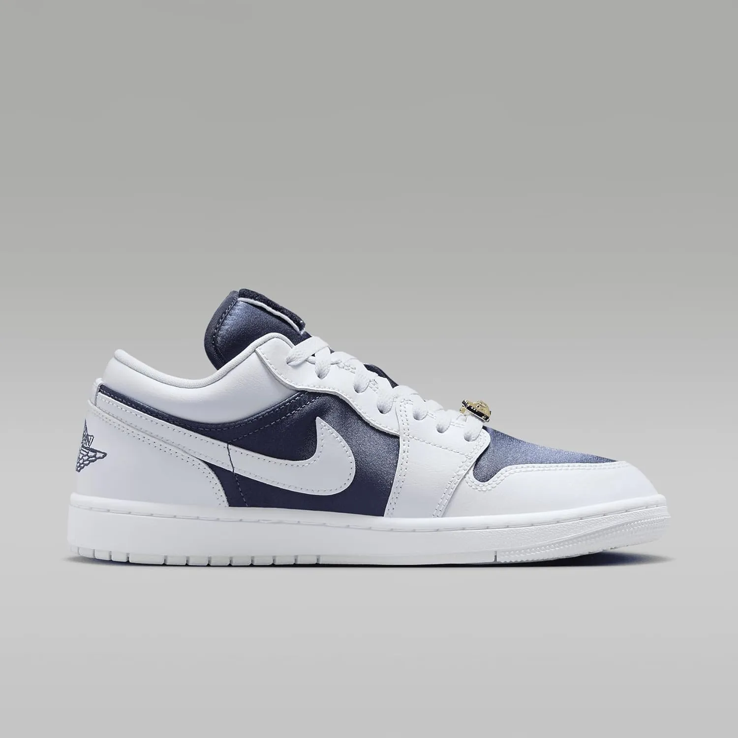 Jordan Air 1 Low SE Women's Shoes (FZ8778-044, Football Grey/White/Gym Red/Midnight Navy)