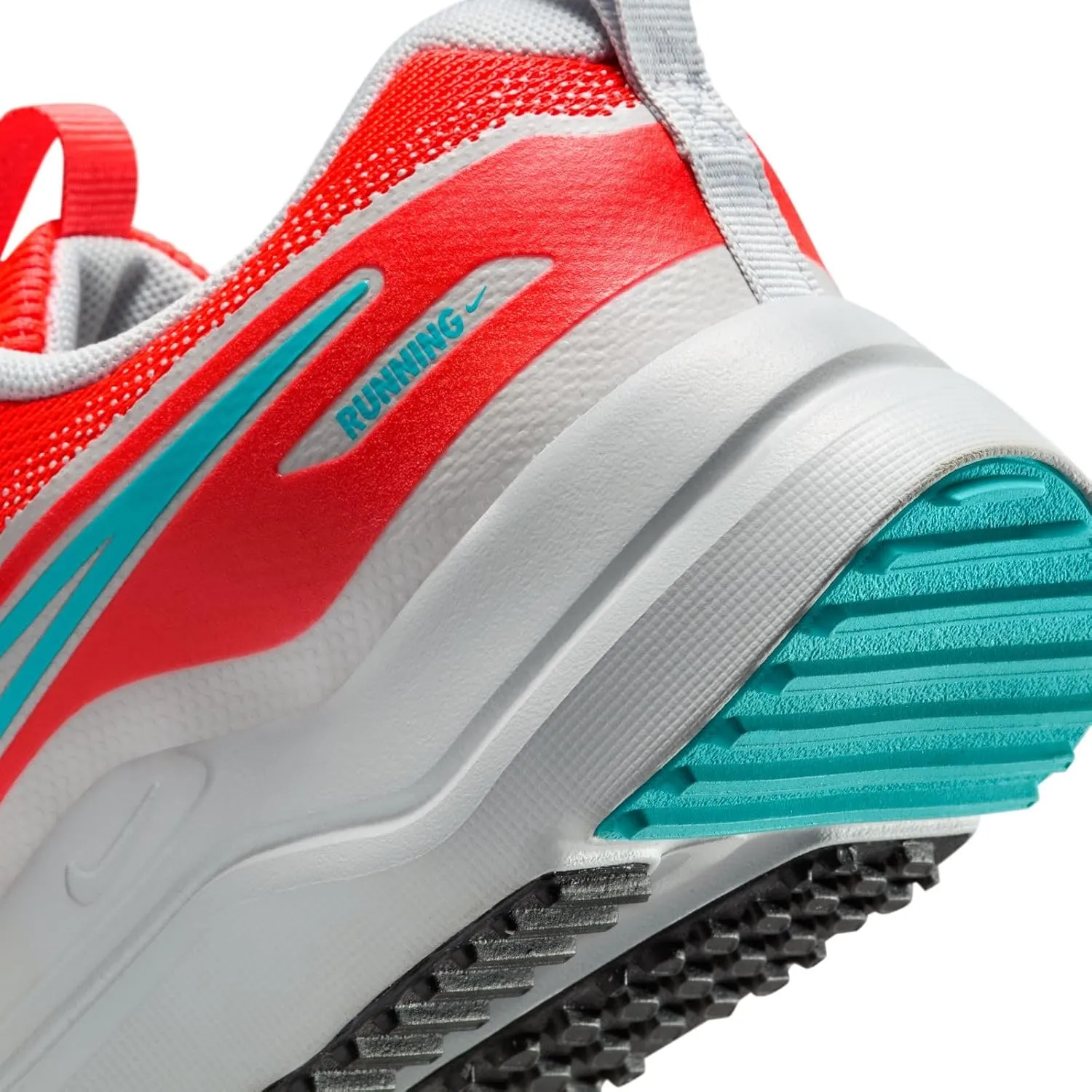 Nike Cosmic Runner Big Kids' Road Running Shoes (HM4402-600, Bright Crimson/Pure Platinum/Black/Dusty Cactus)