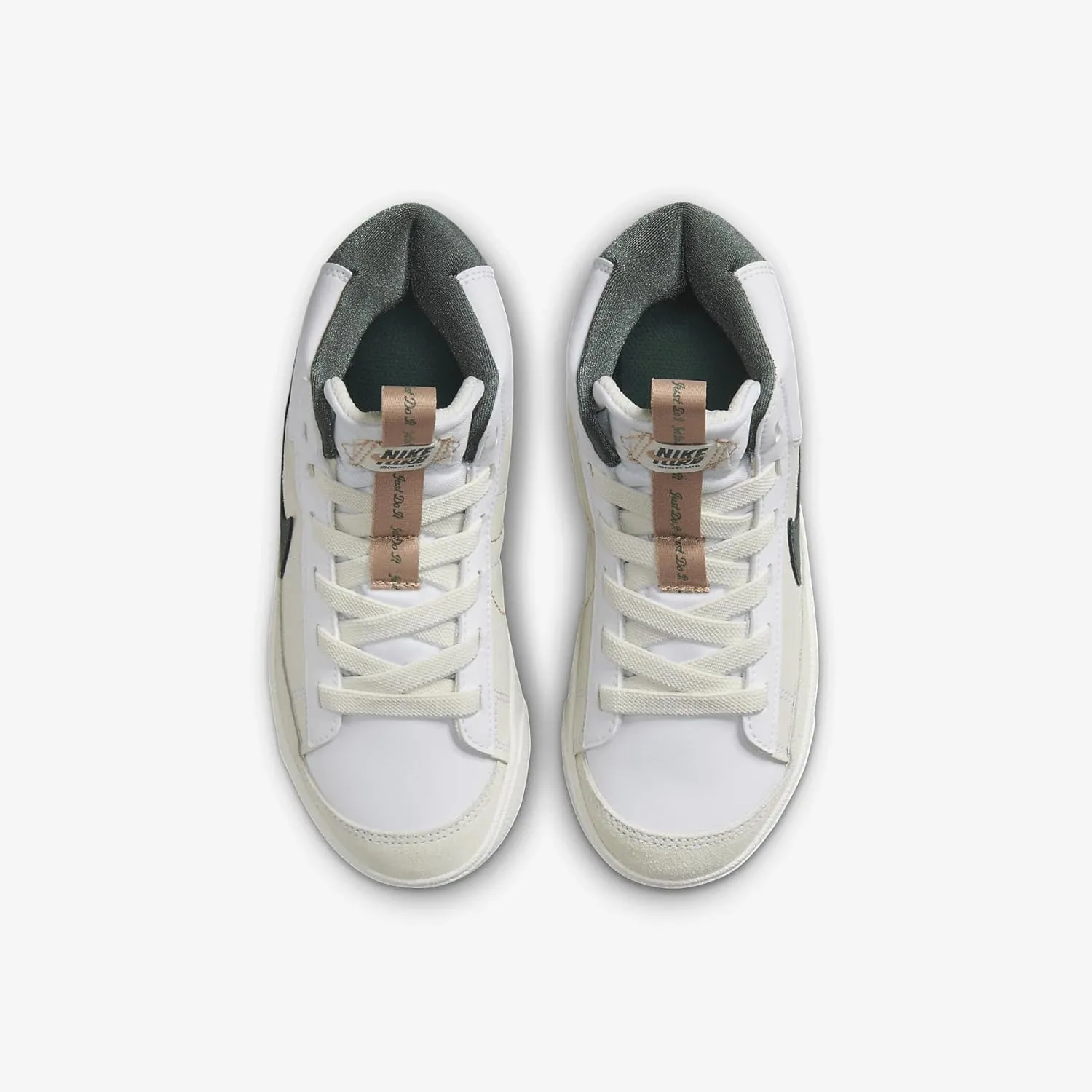 Nike Kids' Blazer Mid '77 SE Sneaker