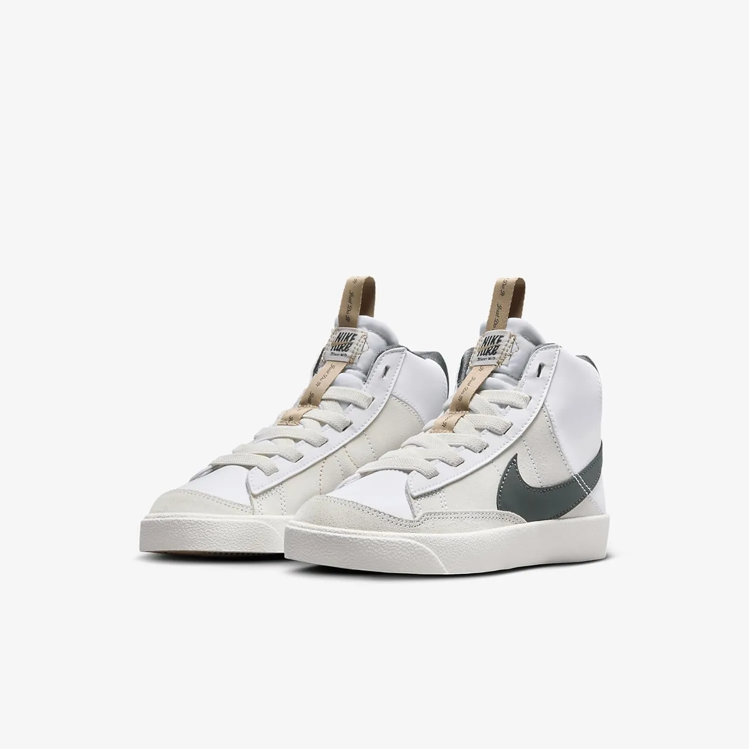 Nike Kids' Blazer Mid '77 SE Sneaker