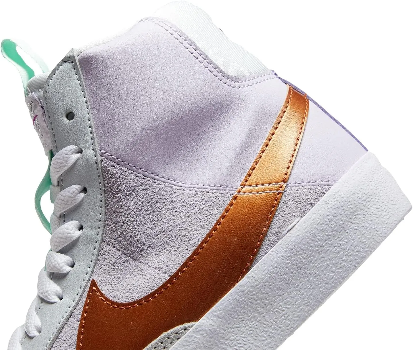 Nike Kids' Blazer Mid '77 SE Sneaker