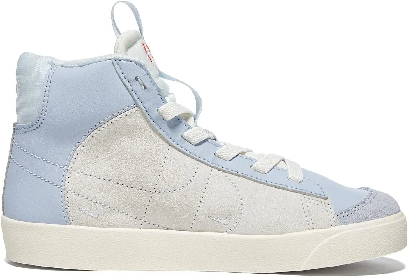 Nike Kids' Blazer Mid '77 SE Sneaker