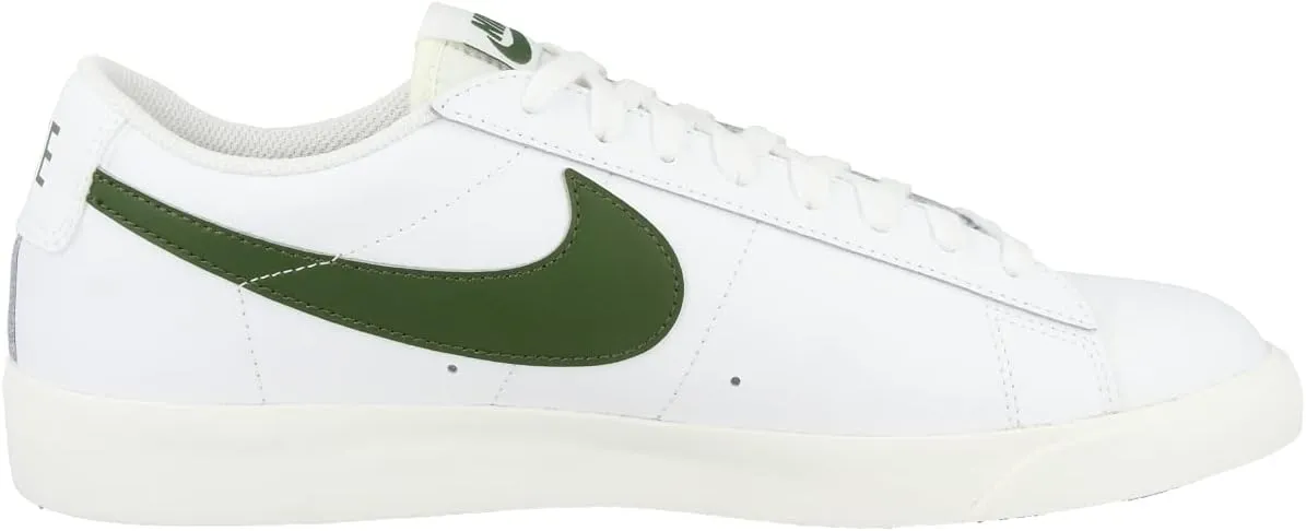 Nike Men's Classic Basketball Shoe