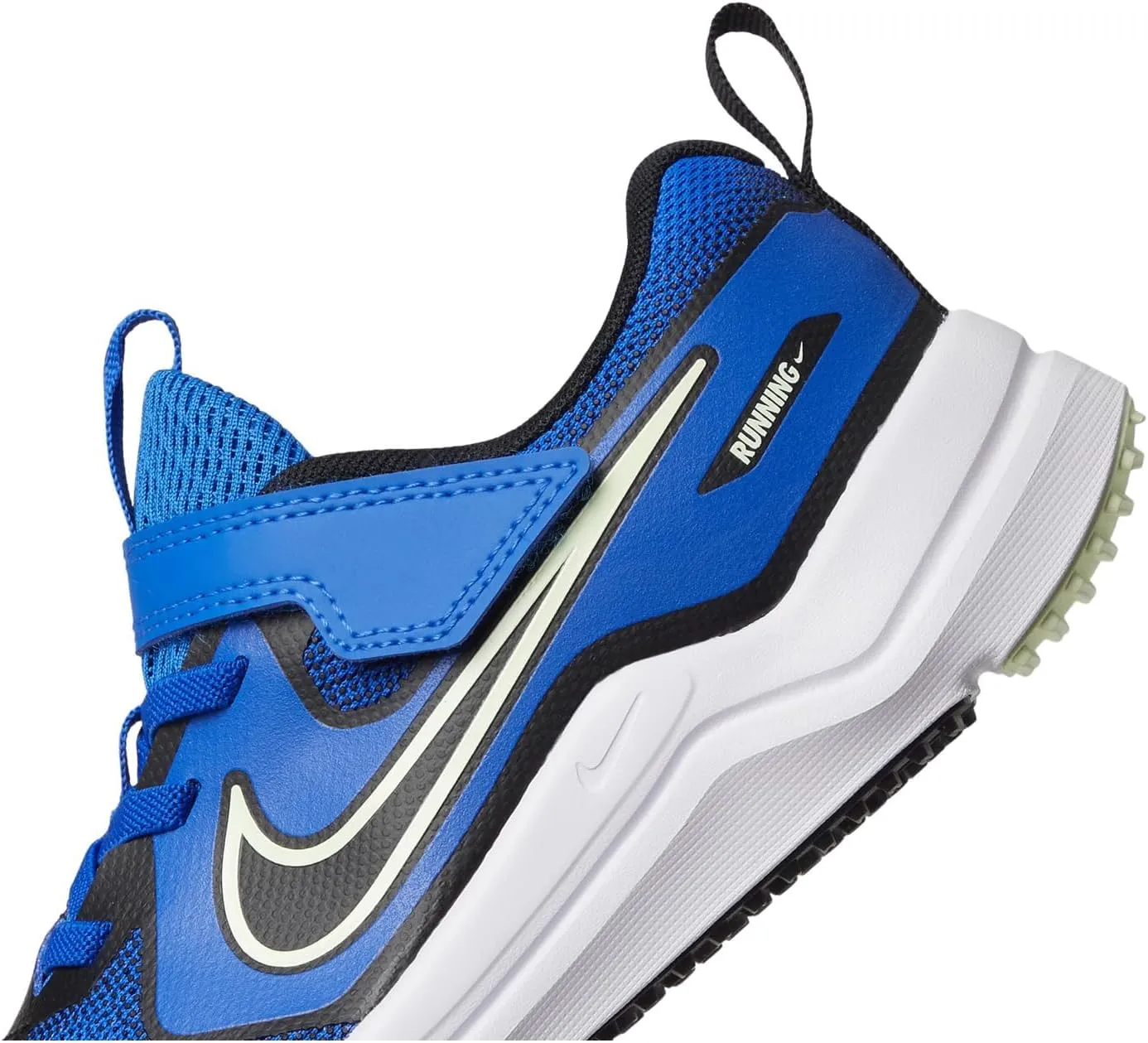 Nike Unisex-Child Cosmic Runner (Little Kid) Sneaker