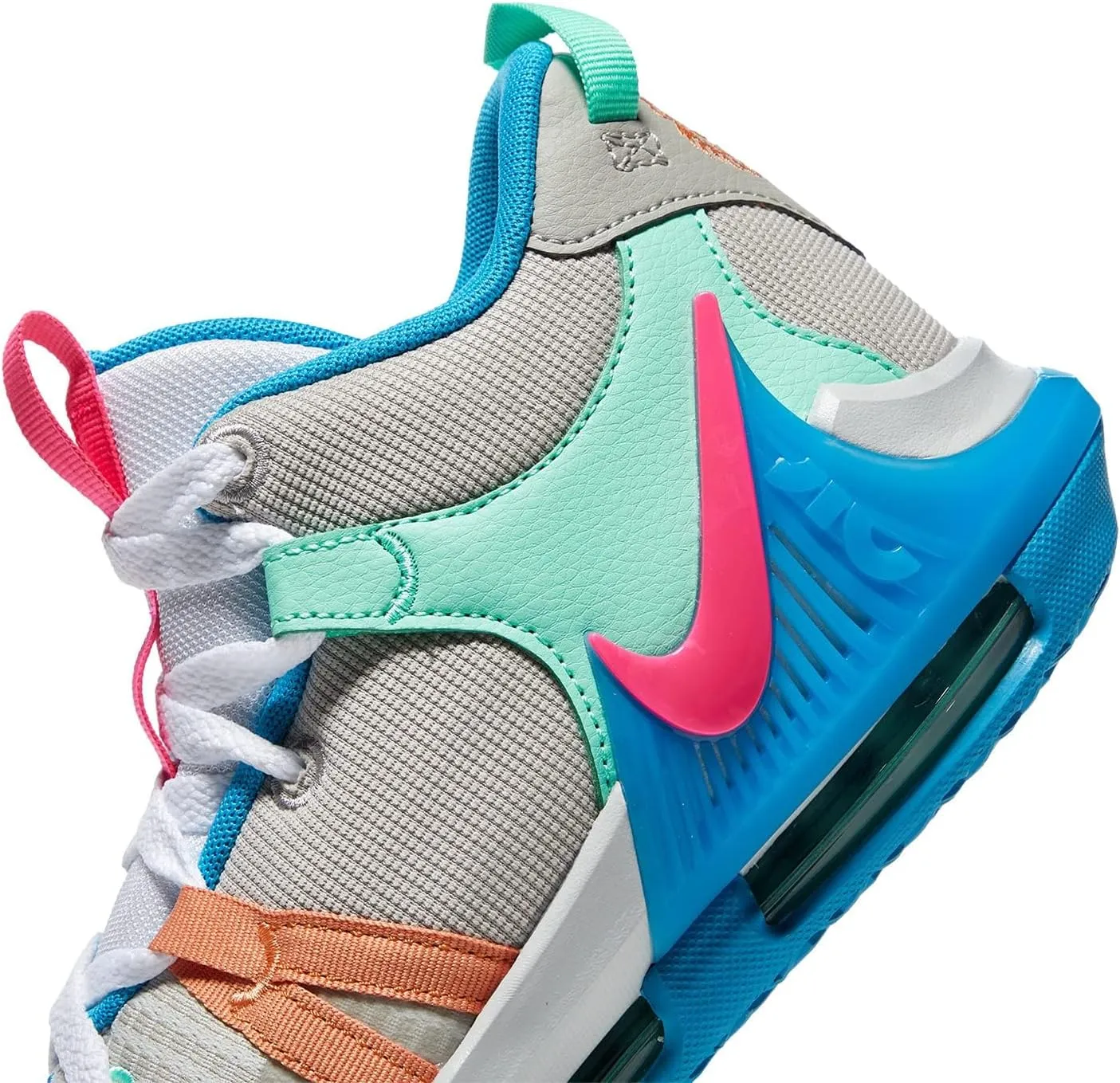 Nike unisex-child Lebron Witness Vii (Big Kid)