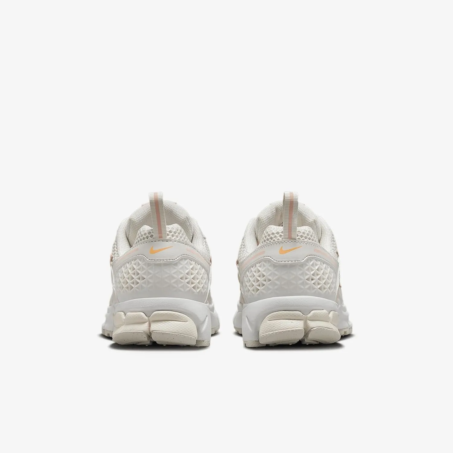 Nike Vomero 5 Big Kids' Shoes (HF6998-003, Phantom/Light Orewood Brown/White/Echo Pink)