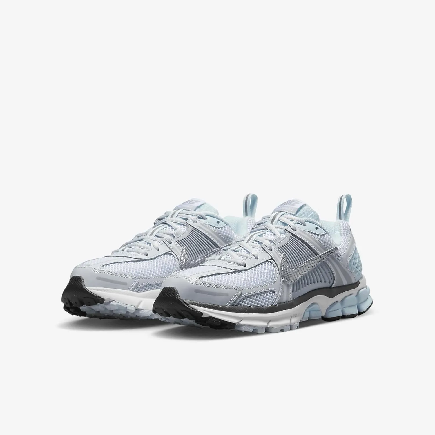 Nike Vomero 5 Big Kids' Shoes (HQ3255-043, Pure Platinum/Glacier Blue/Wolf Grey/Metallic Silver)