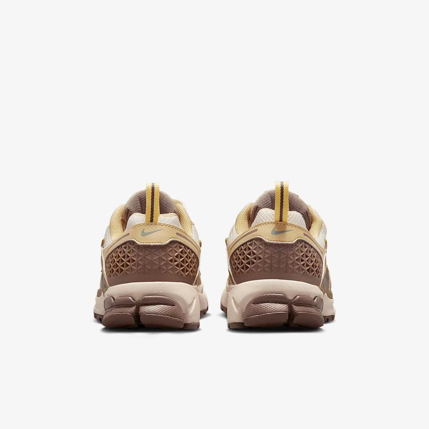 Nike Vomero 5 Big Kids' Shoes (HV6009-111, Pale Ivory/Mink Brown)