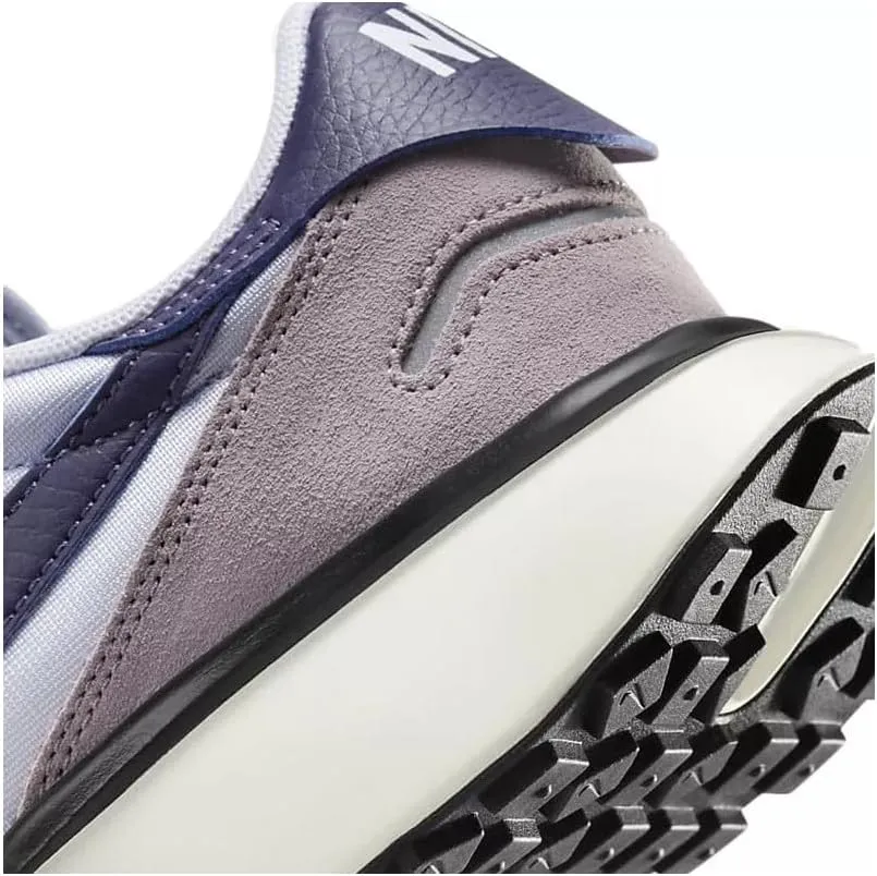 Nike Women's Sneaker