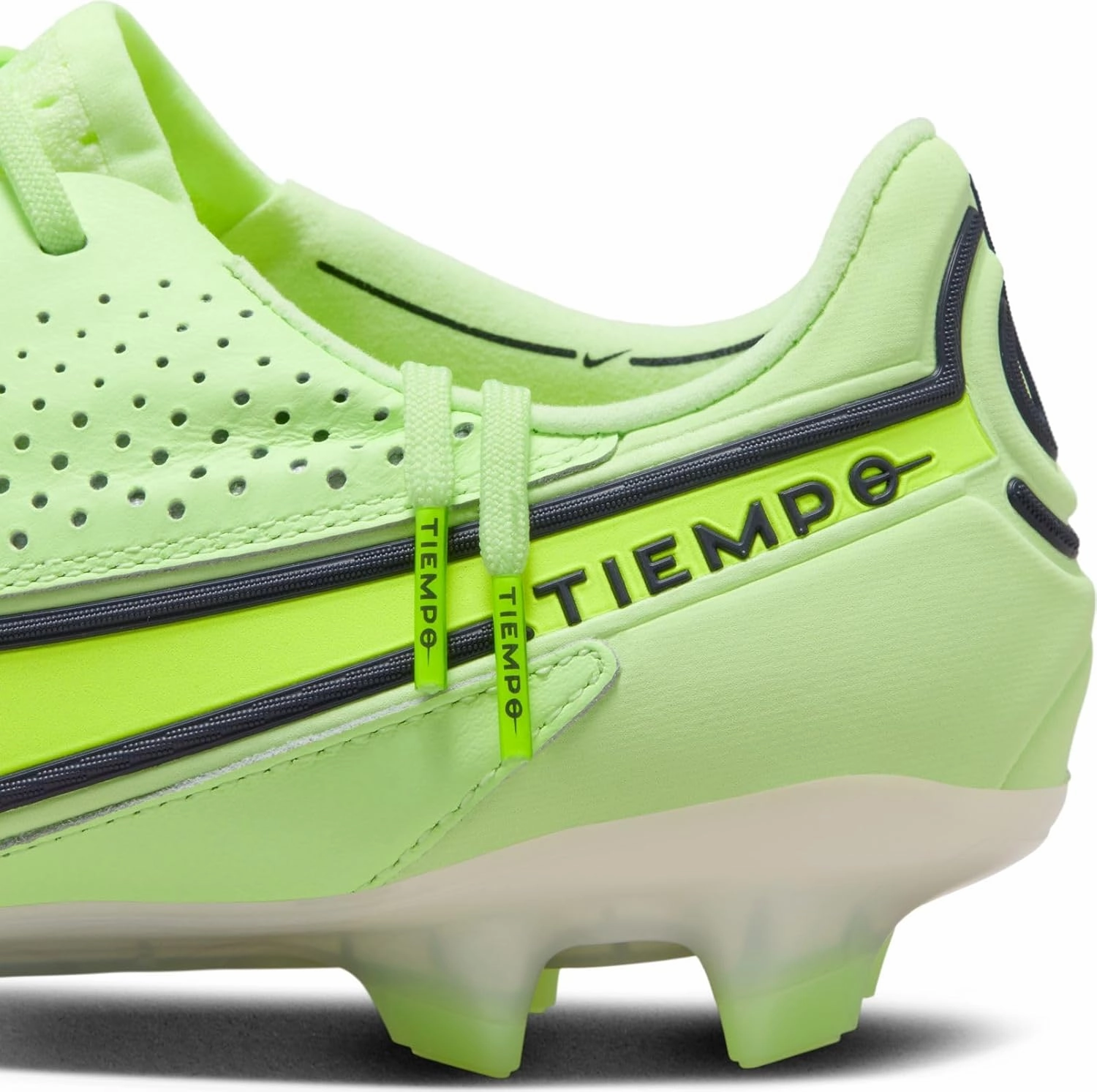 NIKE Men's Soccer Low