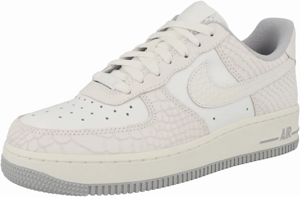 Nike Women's Modern