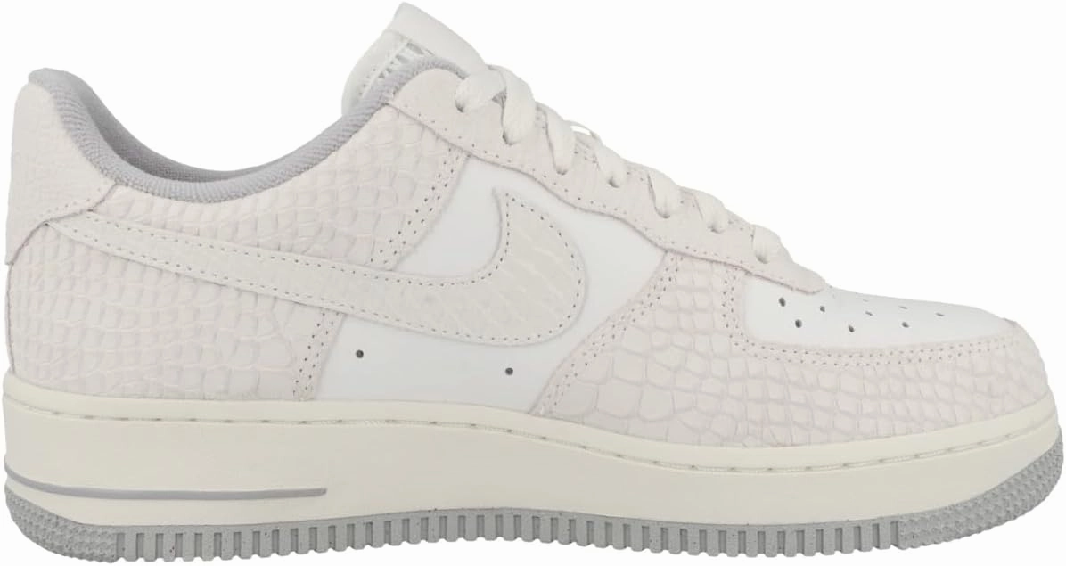 Nike Women's Modern