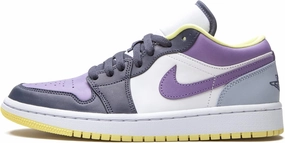 NIKE Women's Sneaker