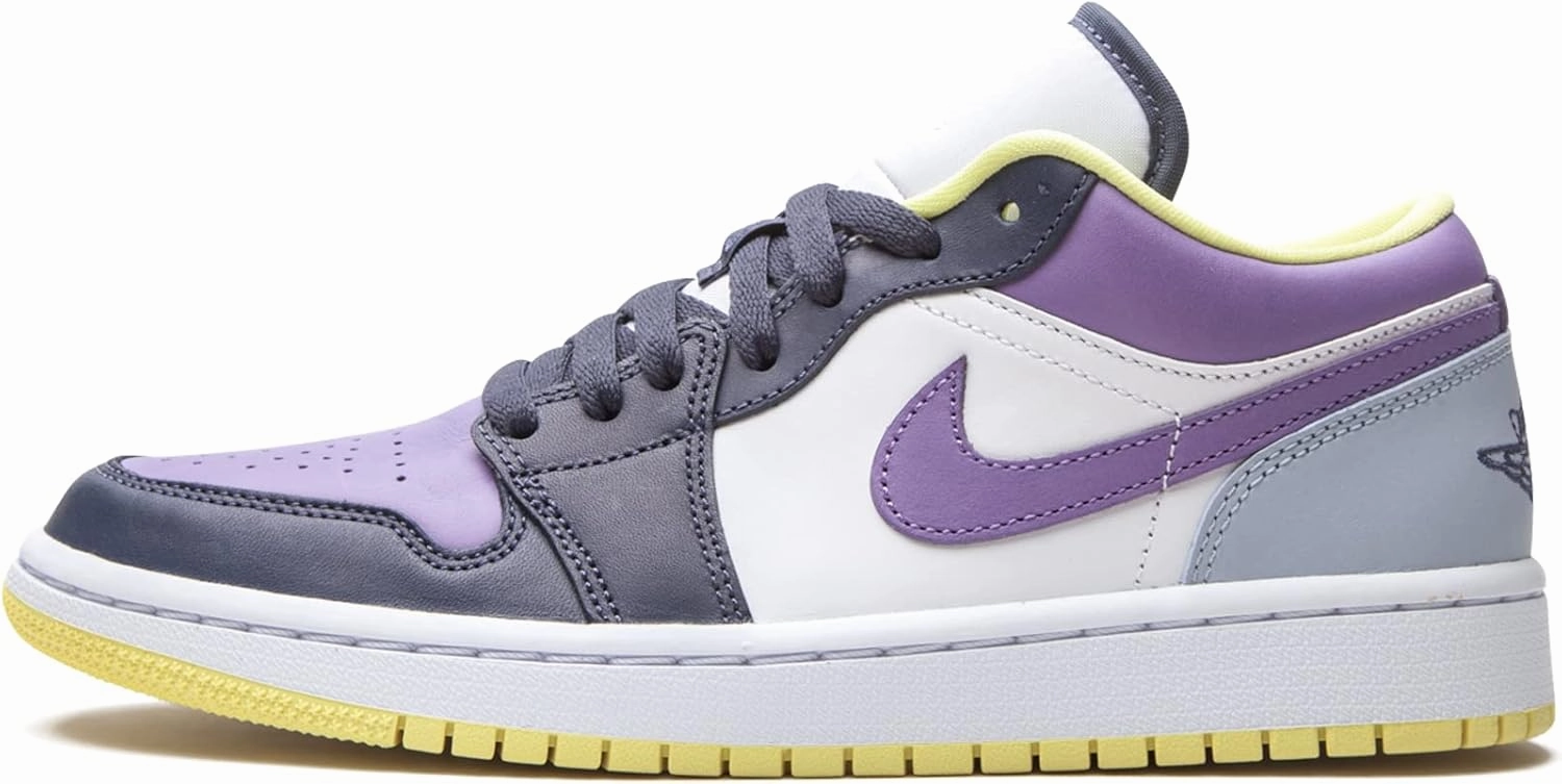 NIKE Women's Sneaker