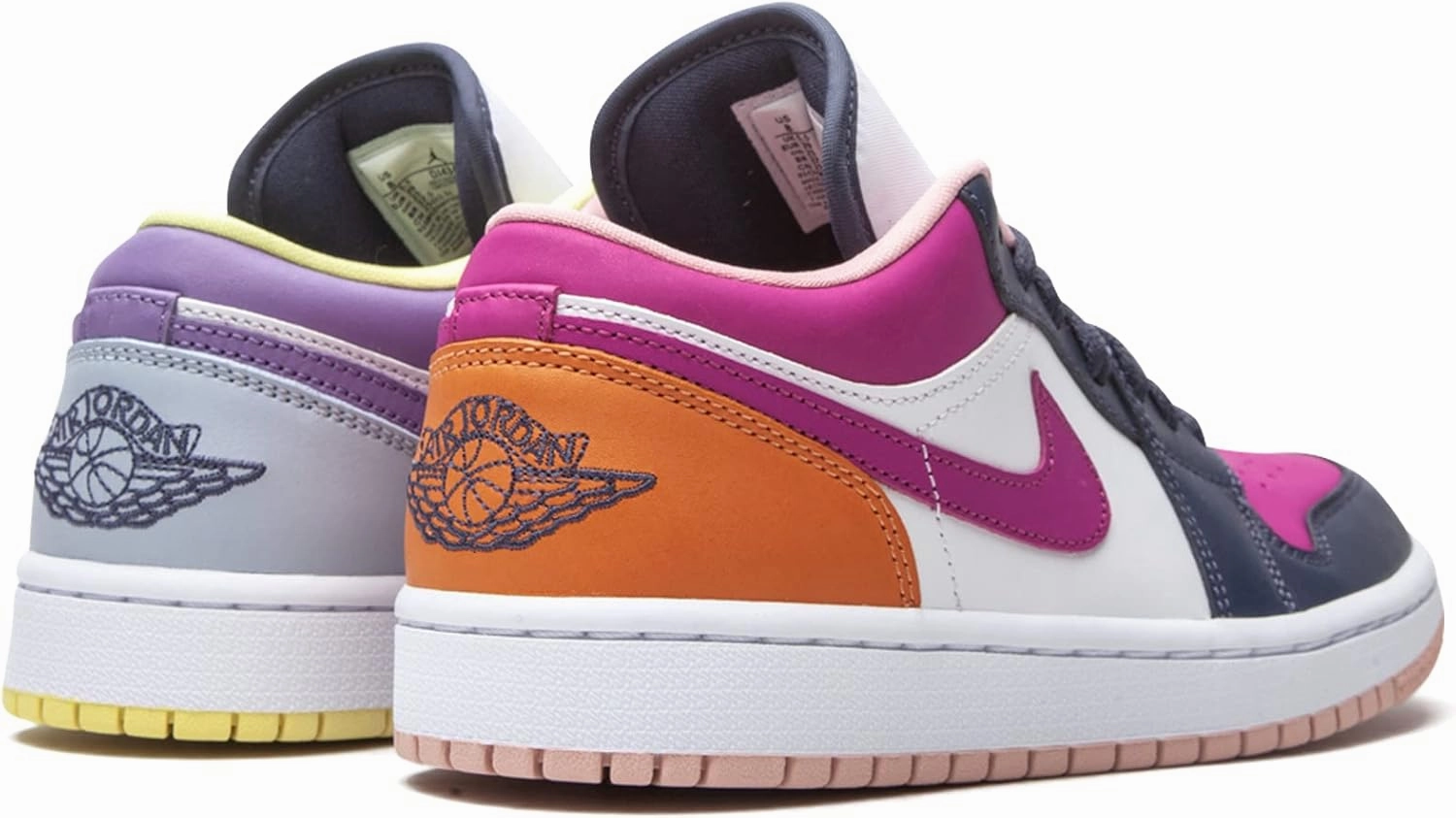 NIKE Women's Sneaker