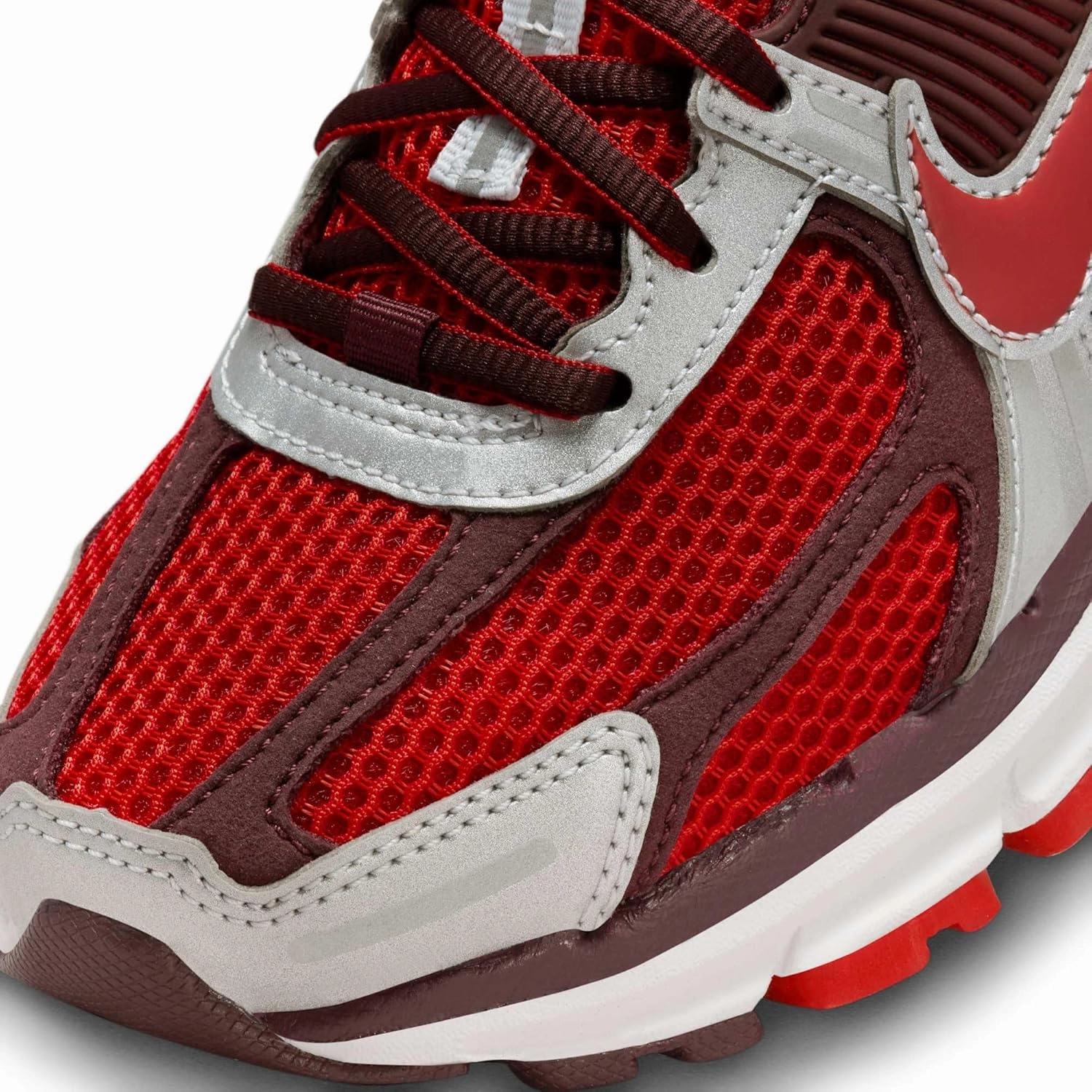 Nike Zoom Vomero 5 Women's Shoes (FN7778-600, Mystic Red/Metallic Platinum/Reflect Silver)