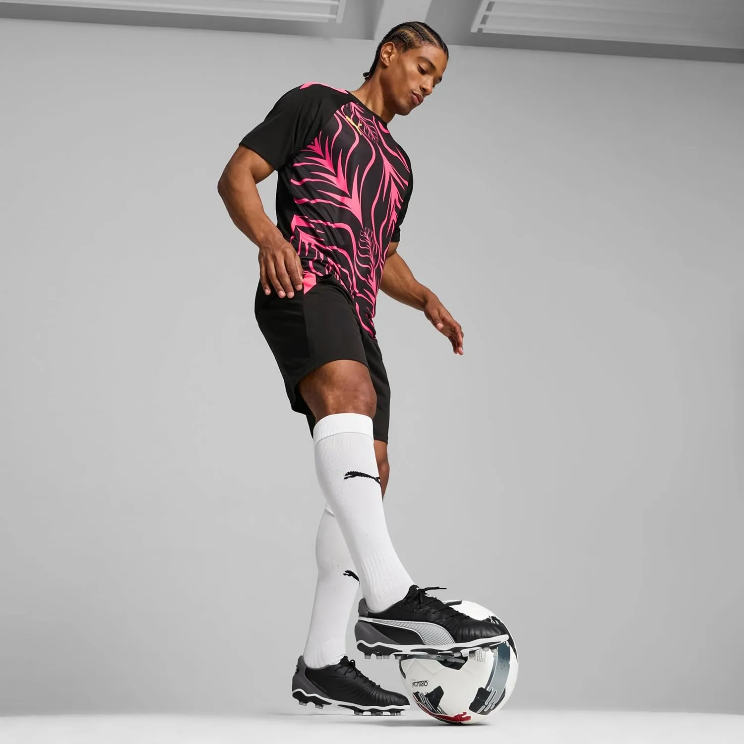 PUMA Men's Football Soccer Shoe
