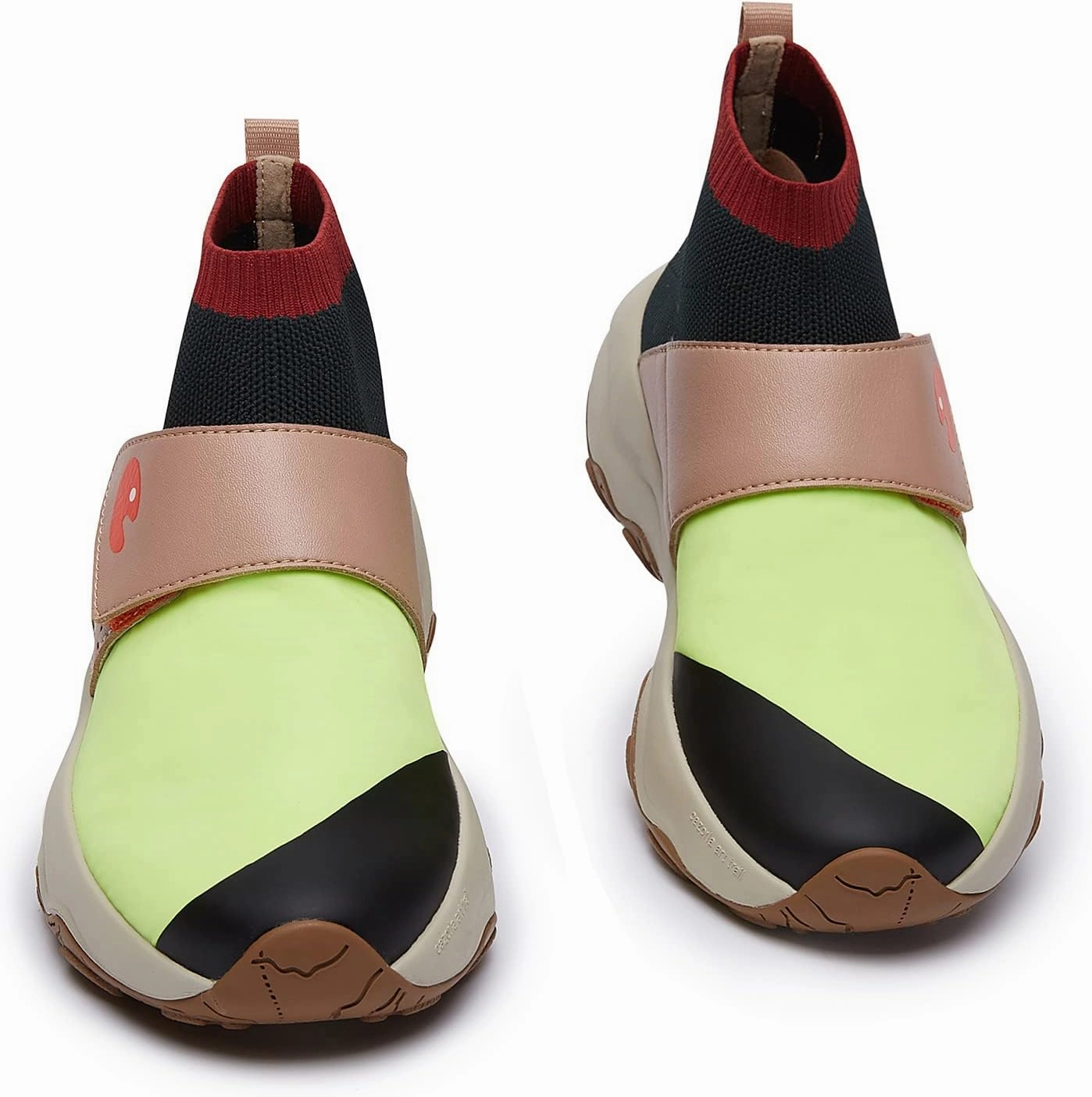 UIN Women's Walking Travel Shoes Slip On Outdoor Non-Slip Lightweight Comfort Hiking Sneaker Cazorla