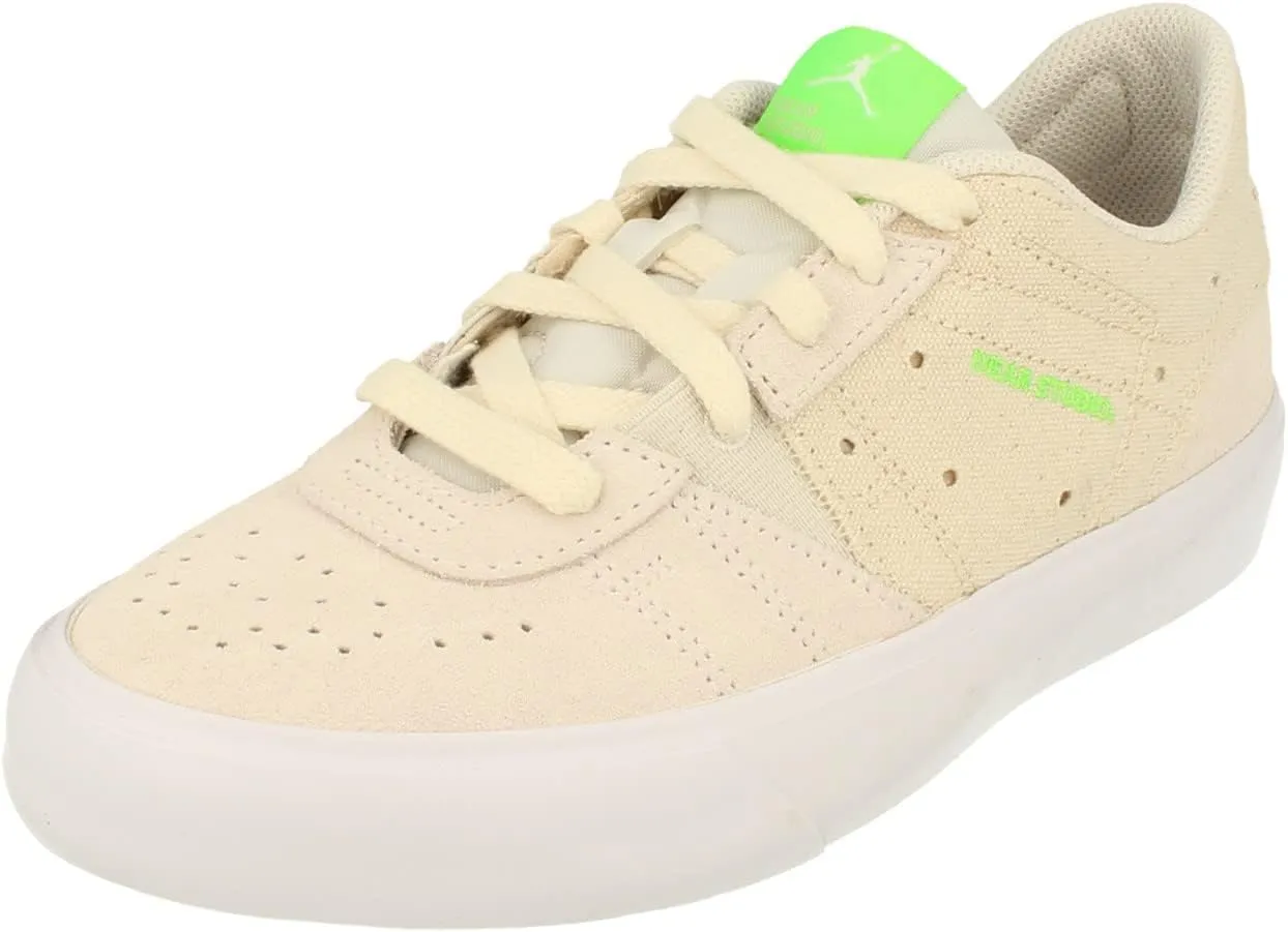 Women's Jordan Jordan Series .05 White/Green Strike-Iris Whisper (DM3383 103) - 10